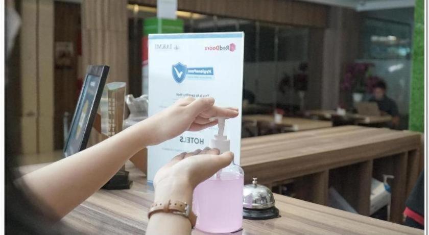 Reddoorz Plus Near Mall Bali Galeria 2 Denpasar Kültér fotó
