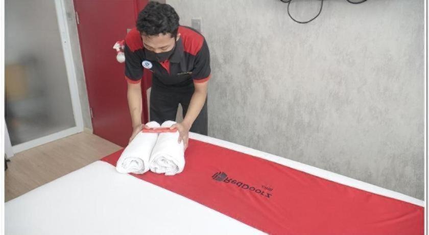 Reddoorz Plus Near Mall Bali Galeria 2 Denpasar Kültér fotó
