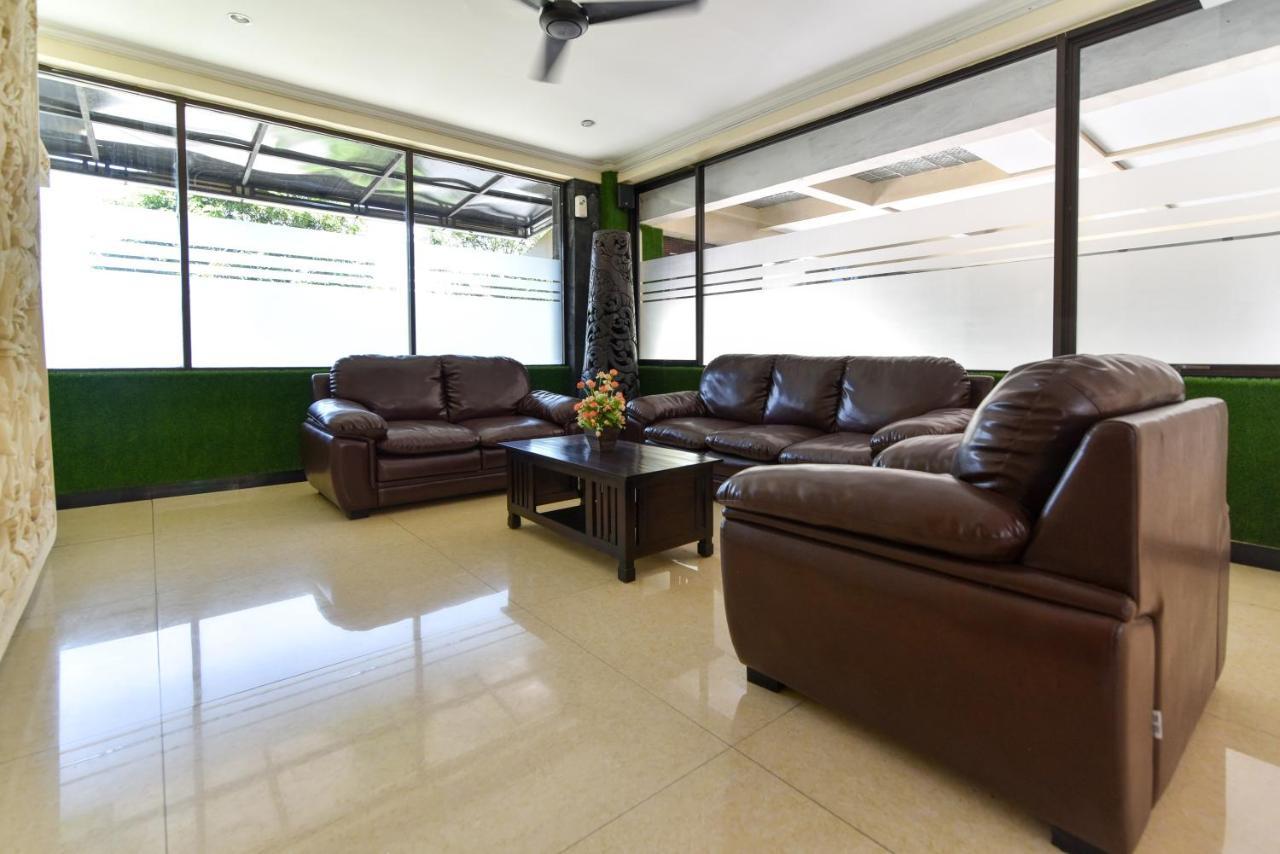 Reddoorz Plus Near Mall Bali Galeria 2 Denpasar Kültér fotó