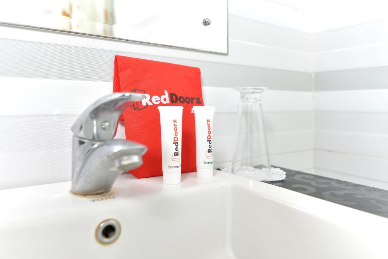 Reddoorz Plus Near Mall Bali Galeria 2 Denpasar Kültér fotó
