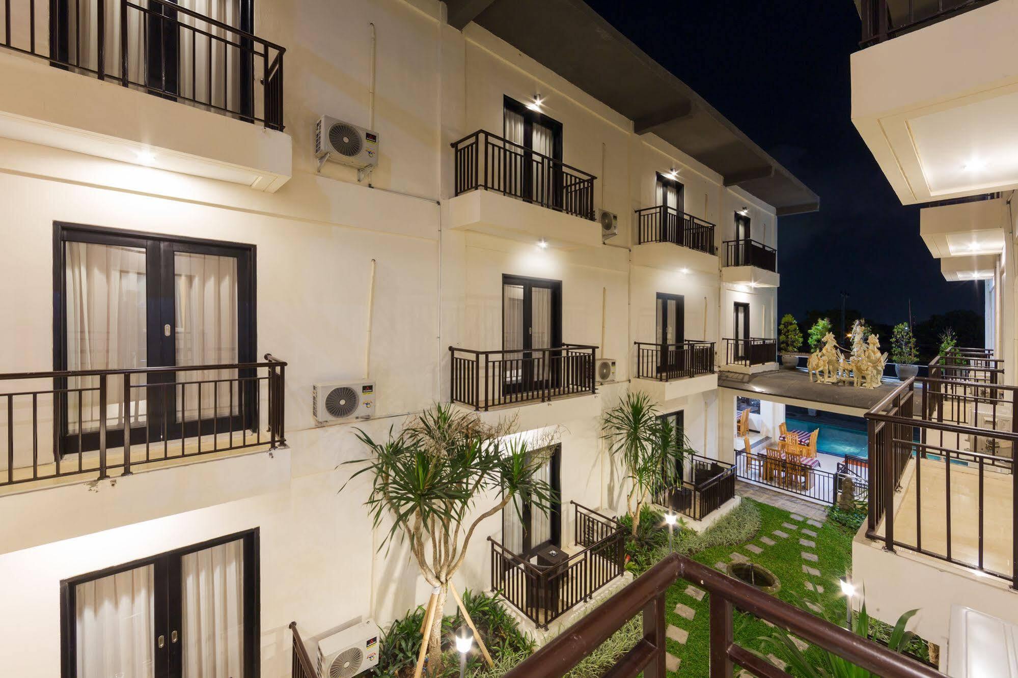 Reddoorz Plus Near Mall Bali Galeria 2 Denpasar Kültér fotó